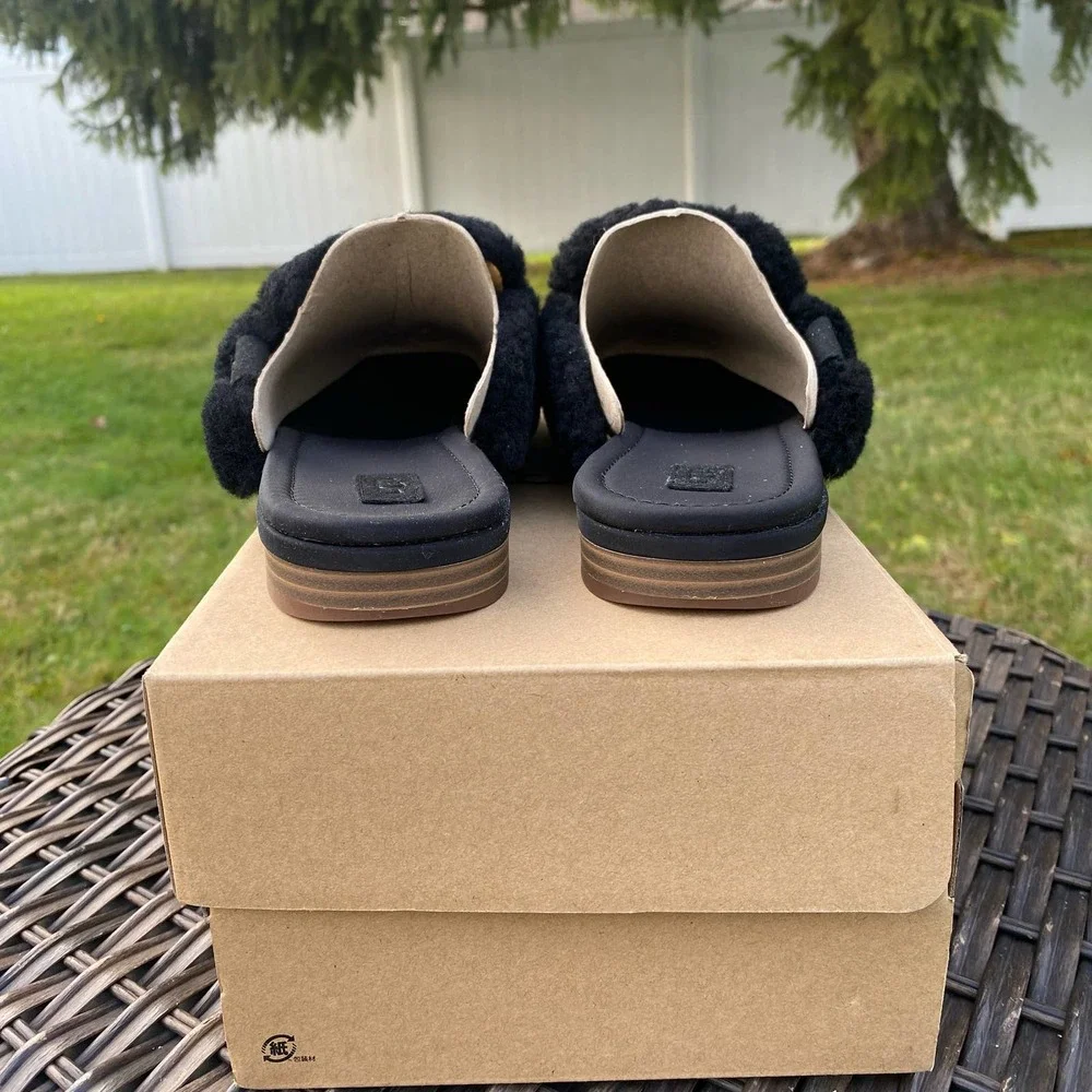 NWT/NIB UGG Women's Janaya Shearling Cozy Slip-On Slides Mule (Size 9)